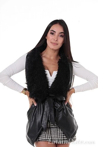 Alejandra Profile image 2