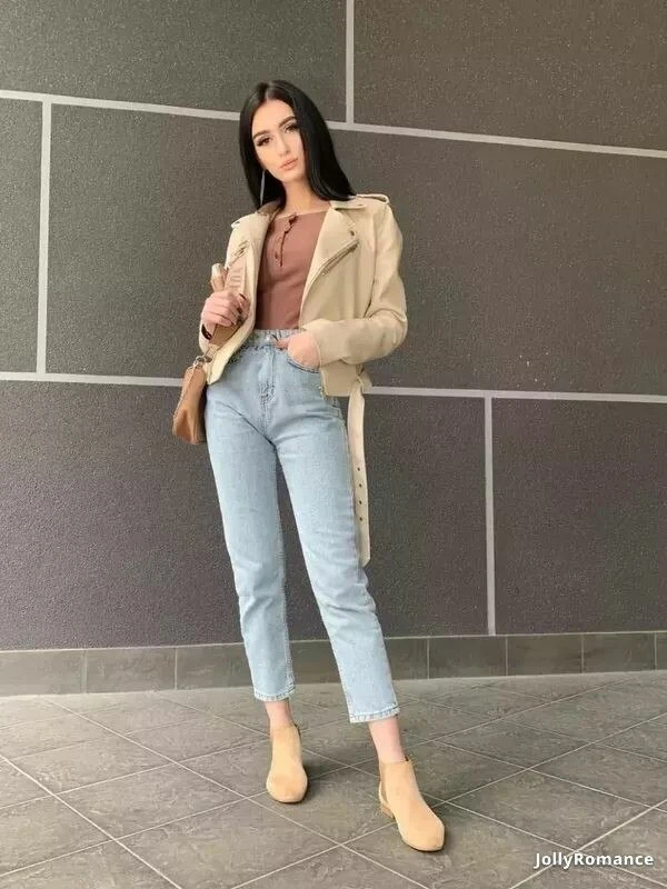 Elena Profile image 4