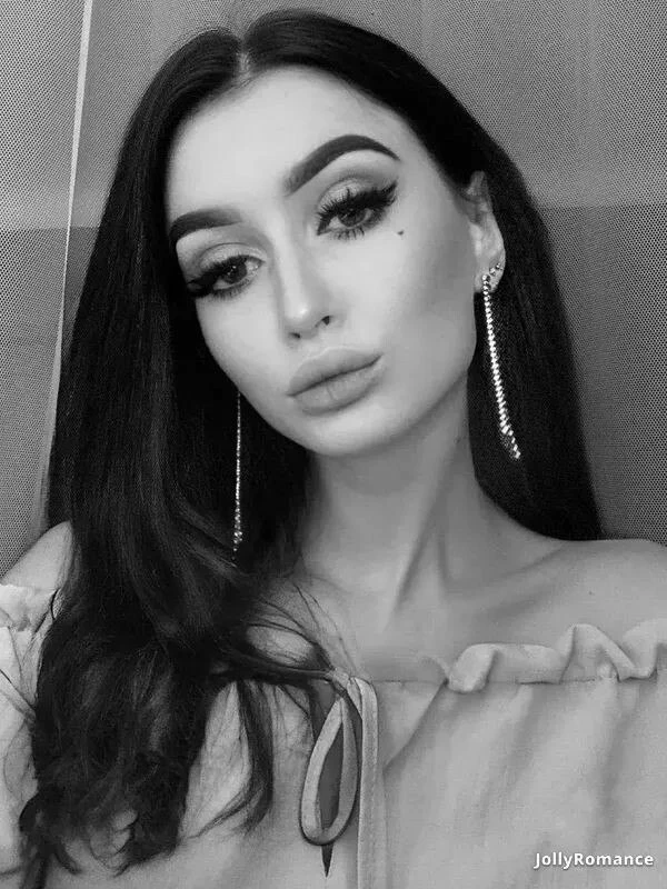 Elena Profile image 1