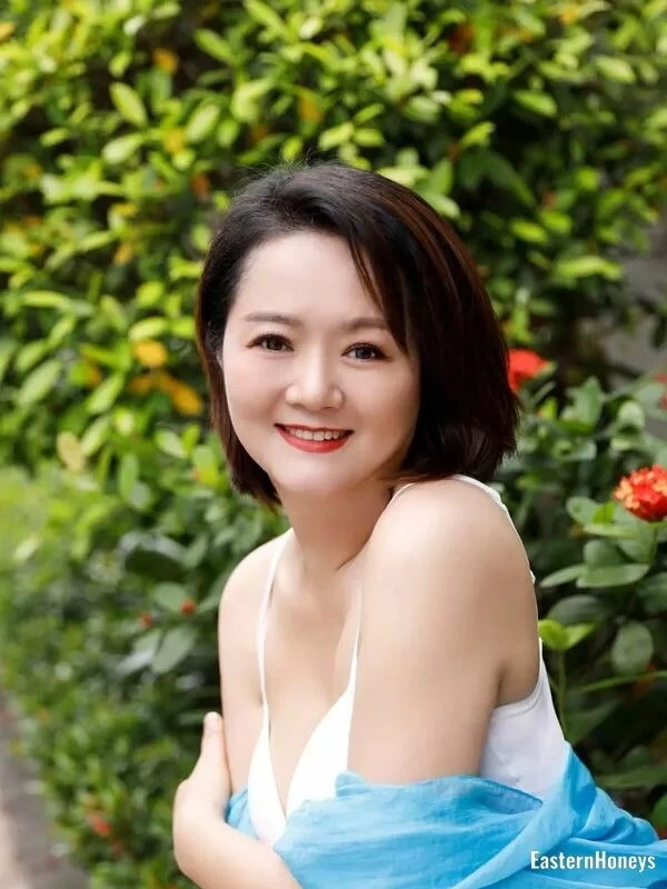 Ruoyun Profile image 1