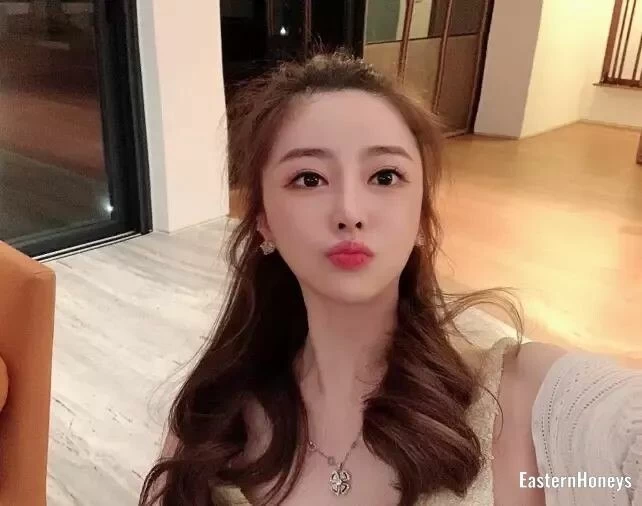 Yulan Profile image 4