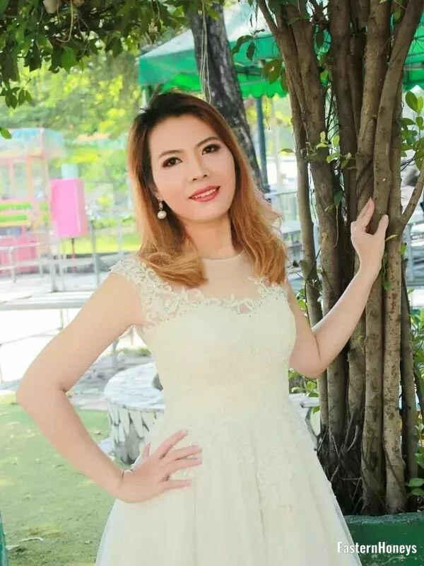 Huyen Profile image 4