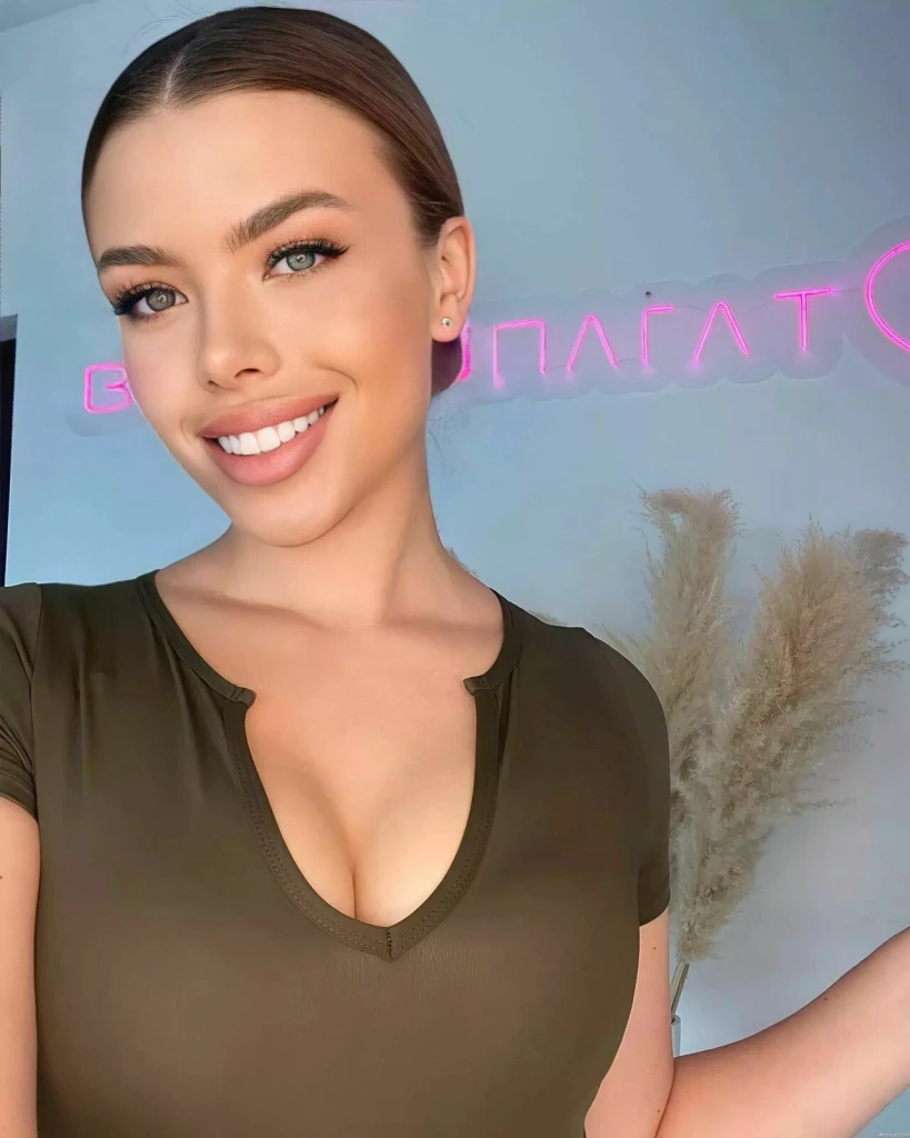 Alena Profile image 3