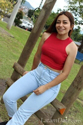 Anyeli Profile image 2