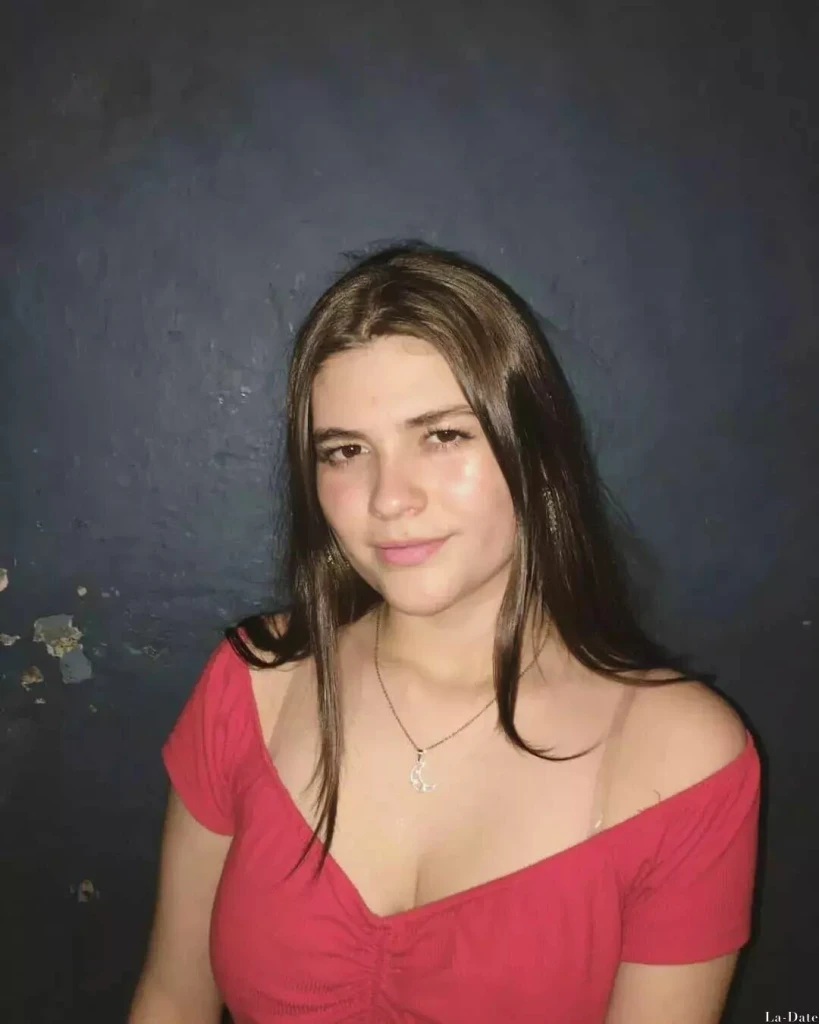 Alejandra Profile image 4