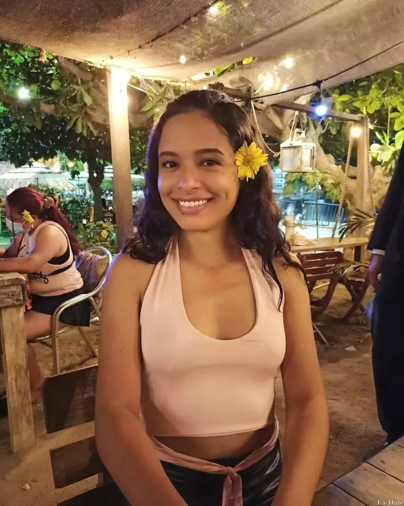 Derly Profile image 1