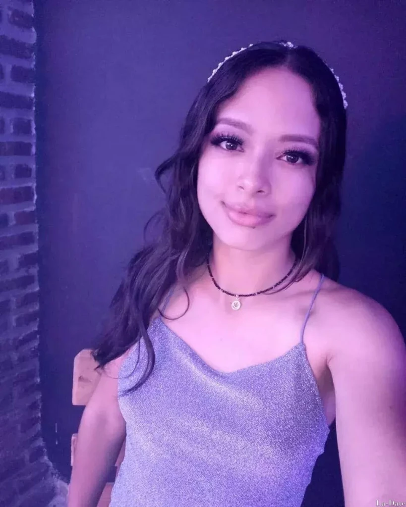 Derly Profile image 3