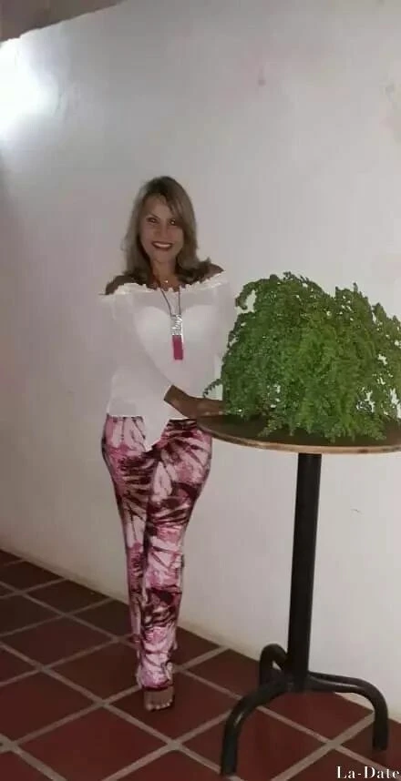 Nadia Profile image 1