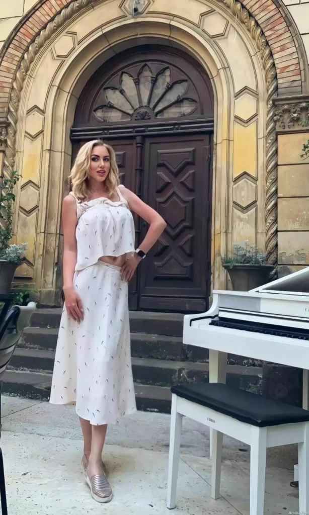 Nadia Profile image 2